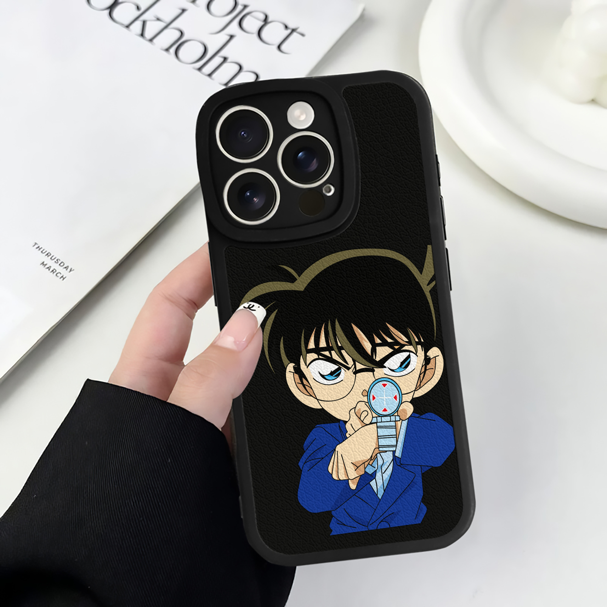 （画像用） 名探偵コナン 江戸川 コナン Detective Conan Conan Edogawa 【iPhone 16シリーズ対応】シリコンスマホケース（レザー調） 材質：シリコン